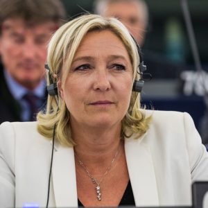 Le Pen, Orbán és a tolvajok klubja